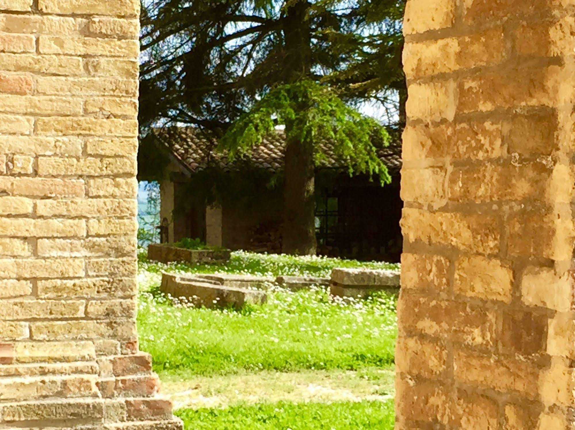 Convento Di San Francesco Mondaino Bed & Breakfast エクステリア 写真